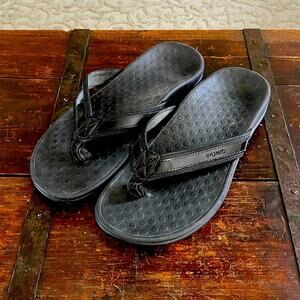 Vionic Black Leather Tide Flip Flops Size 9